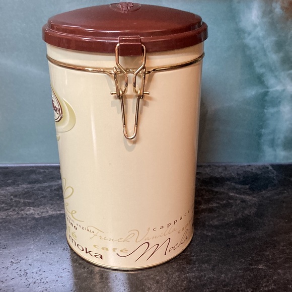 🔥Limited Edition.Tim Hortons Collector Coffee Can. - Picture 2 of 8